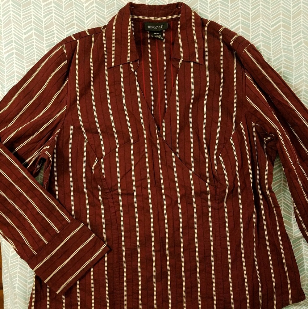14/16 V-Neck Shirt